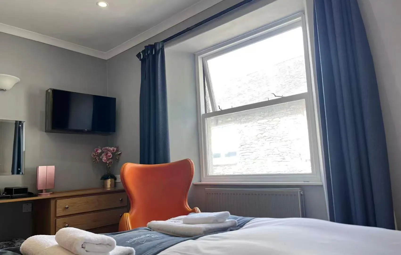 Hotel & - Stylish With Breathtaking Views - Longer, Save