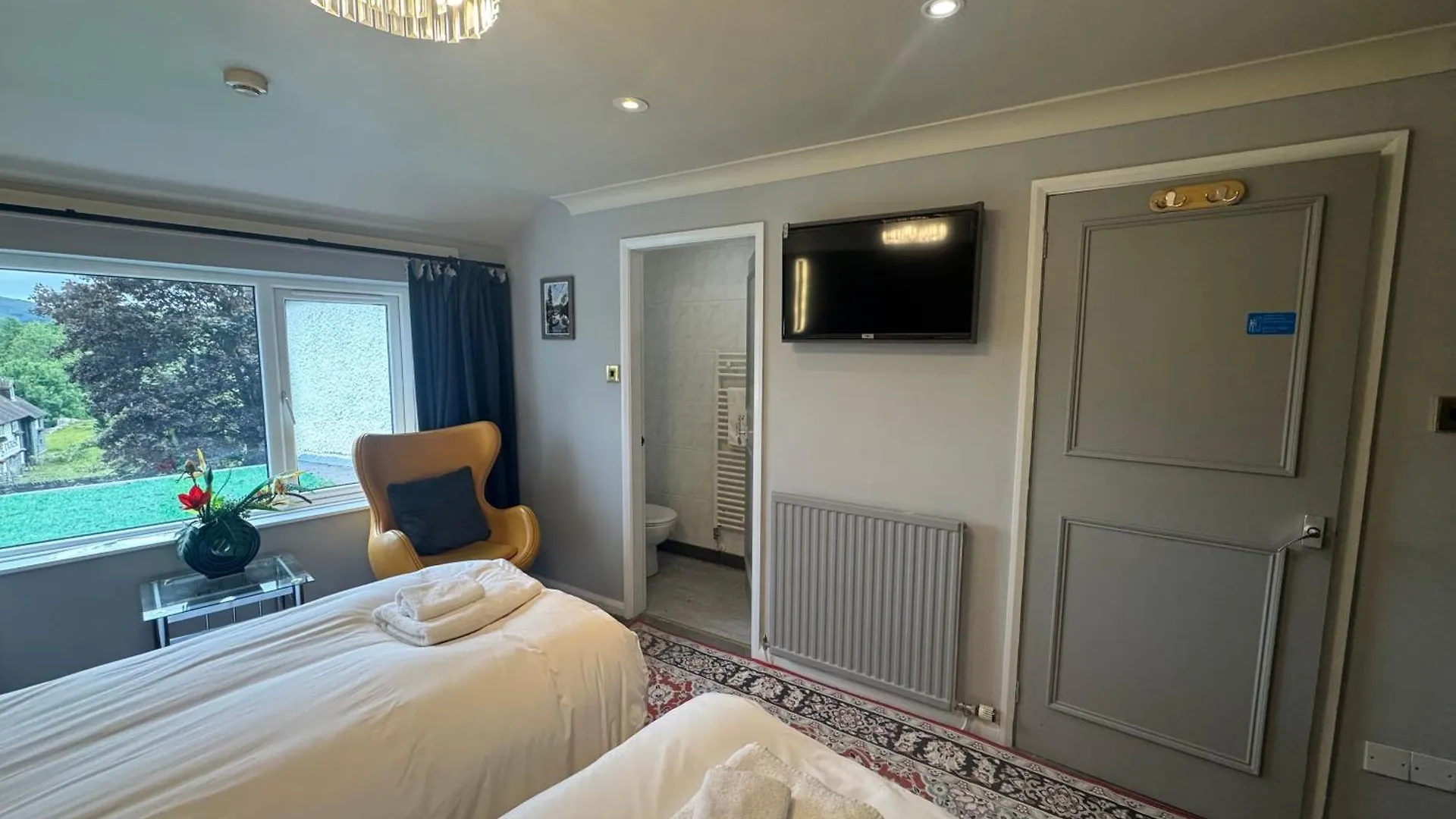 & - Stylish With Breathtaking Views - Longer, Save Hotel Ambleside
