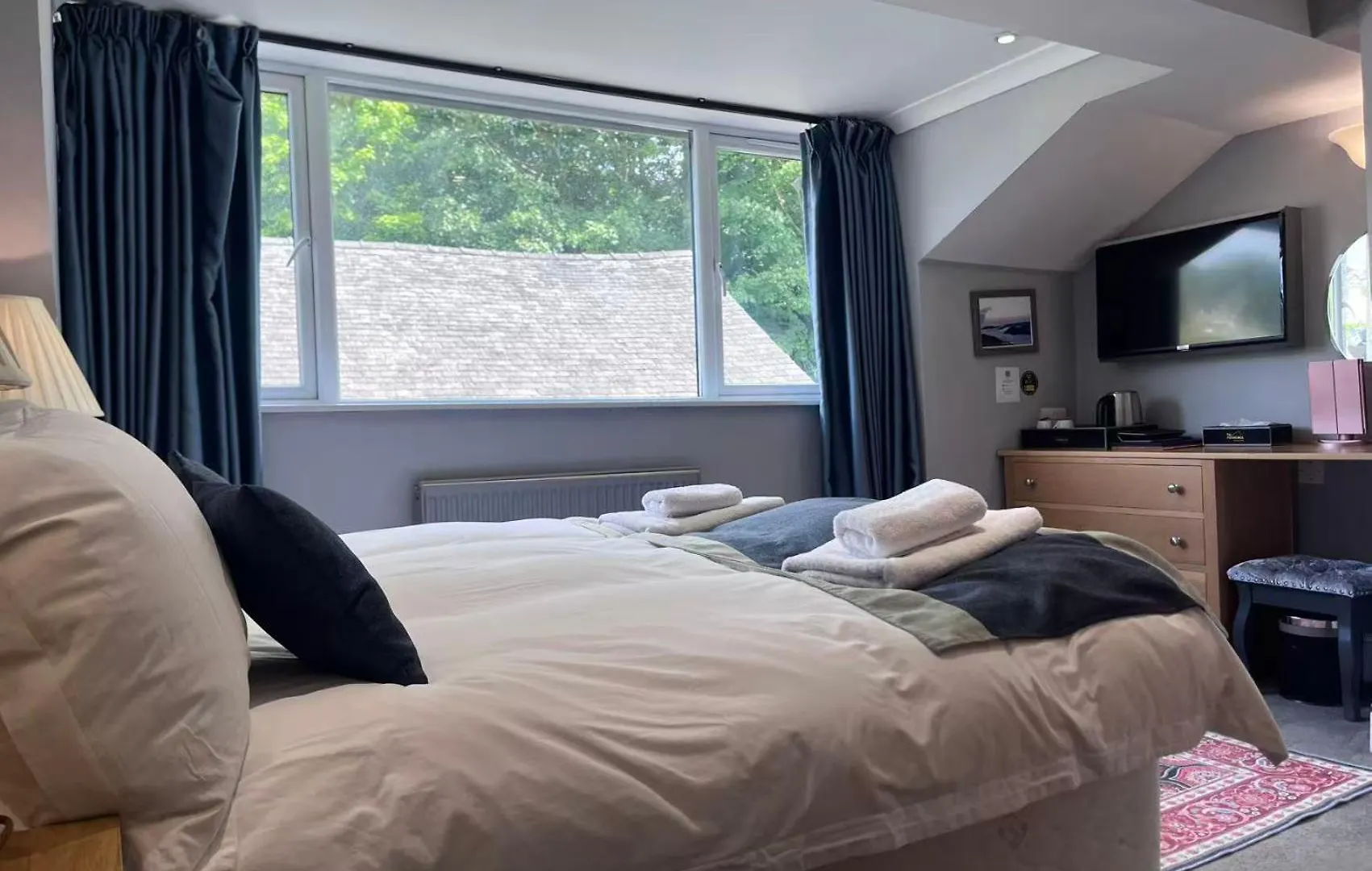 & - Stylish With Breathtaking Views - Longer, Save Hotel 4*