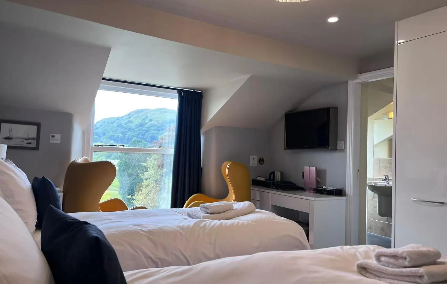 & - Stylish With Breathtaking Views - Longer, Save 4* Ambleside
