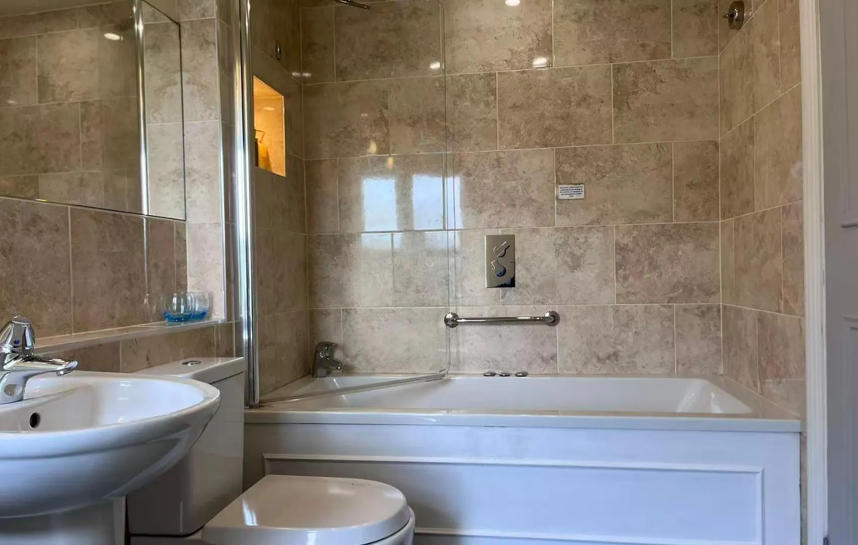 Hotel & - Stylish With Breathtaking Views - Longer, Save
