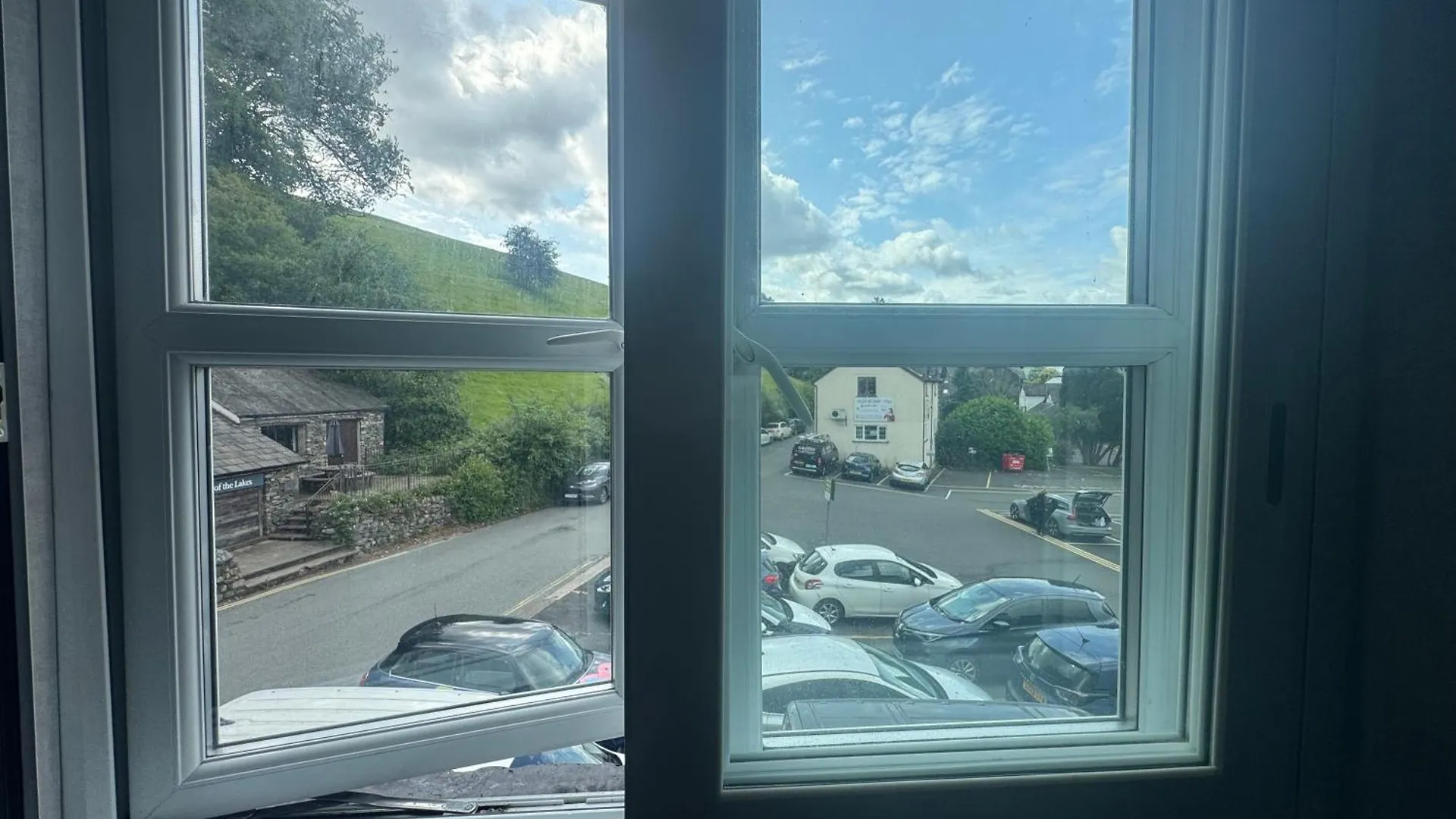 & - Stylish With Breathtaking Views - Longer, Save Hotel Ambleside