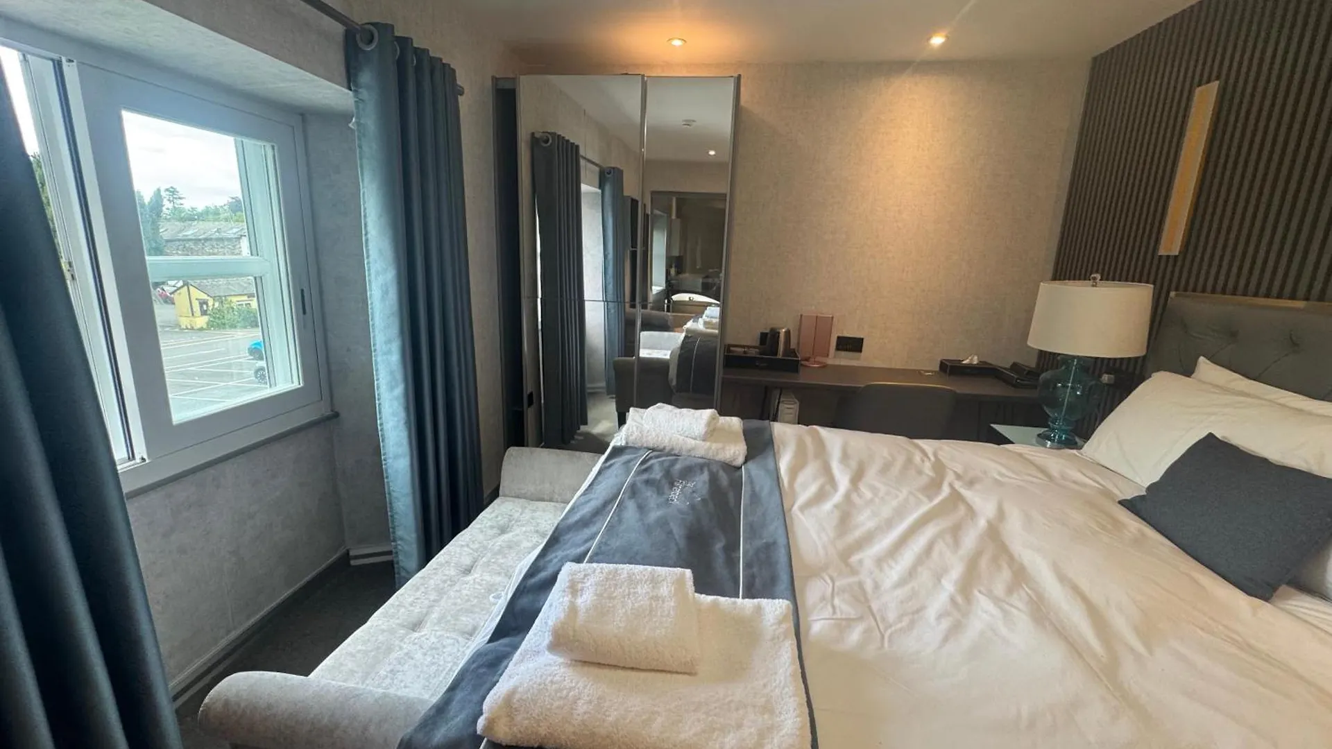 & - Stylish With Breathtaking Views - Longer, Save 4*