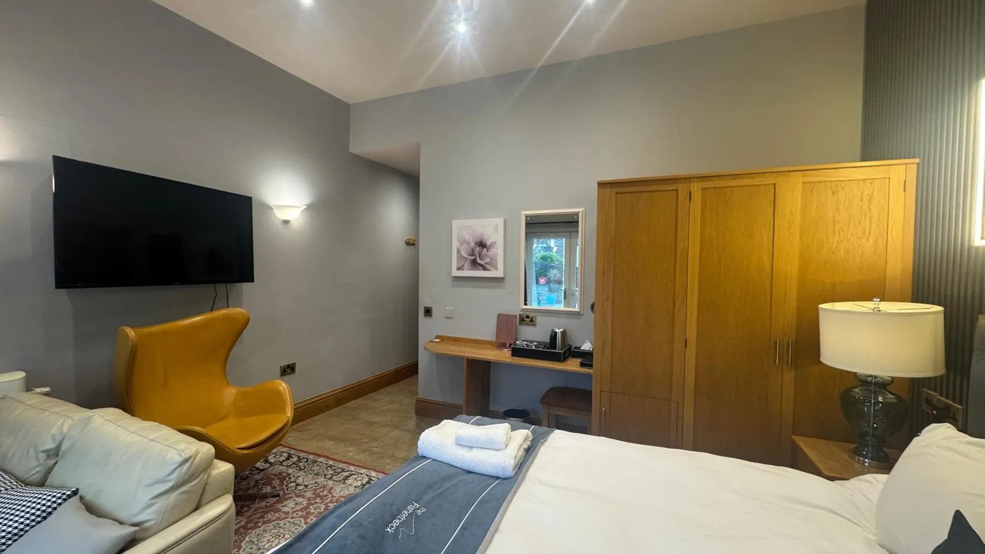 & - Stylish With Breathtaking Views - Longer, Save Ambleside