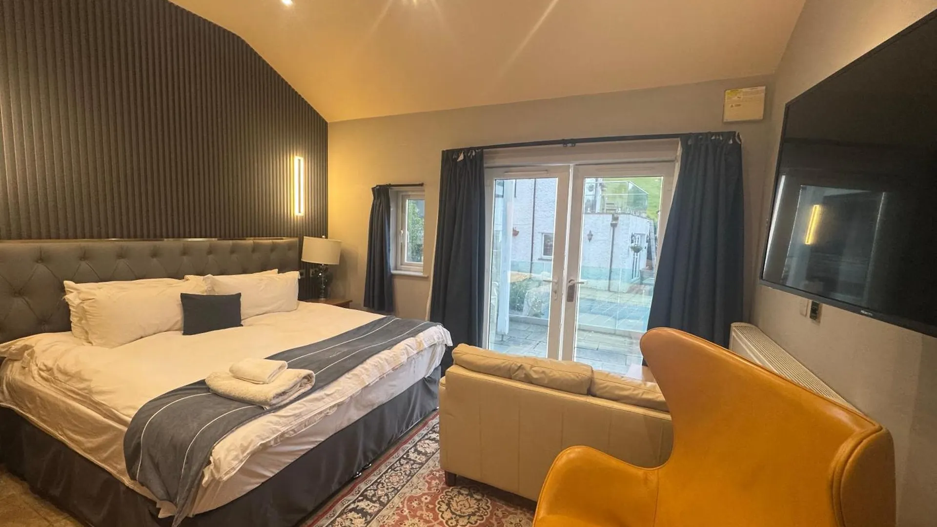 Hotel & - Stylish With Breathtaking Views - Longer, Save Ambleside