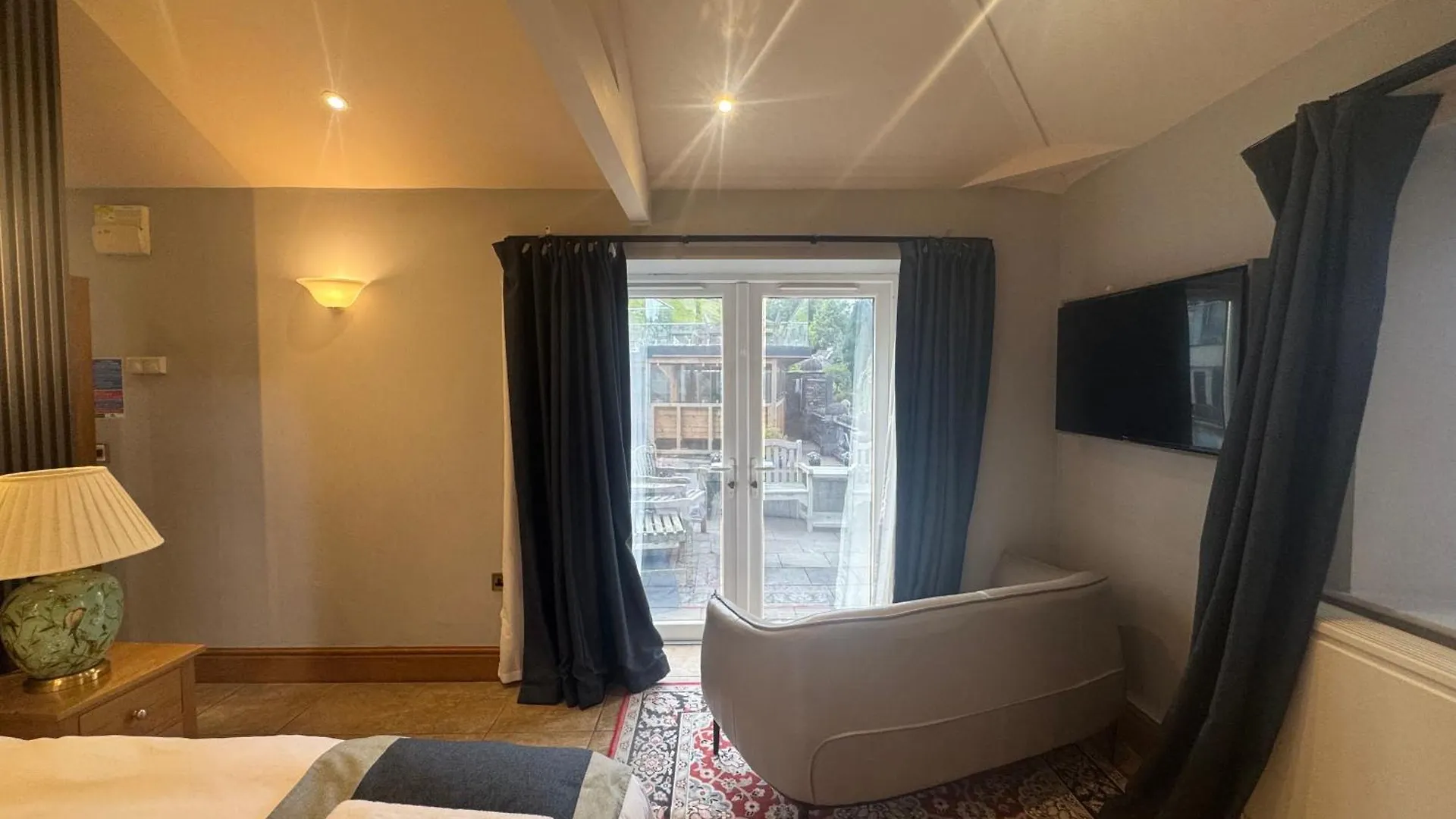 & - Stylish With Breathtaking Views - Longer, Save 4*