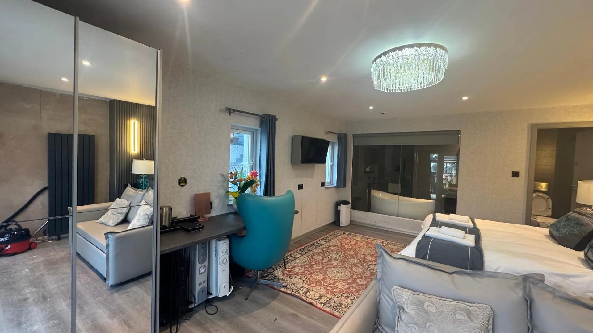 & - Stylish With Breathtaking Views - Longer, Save Ambleside
