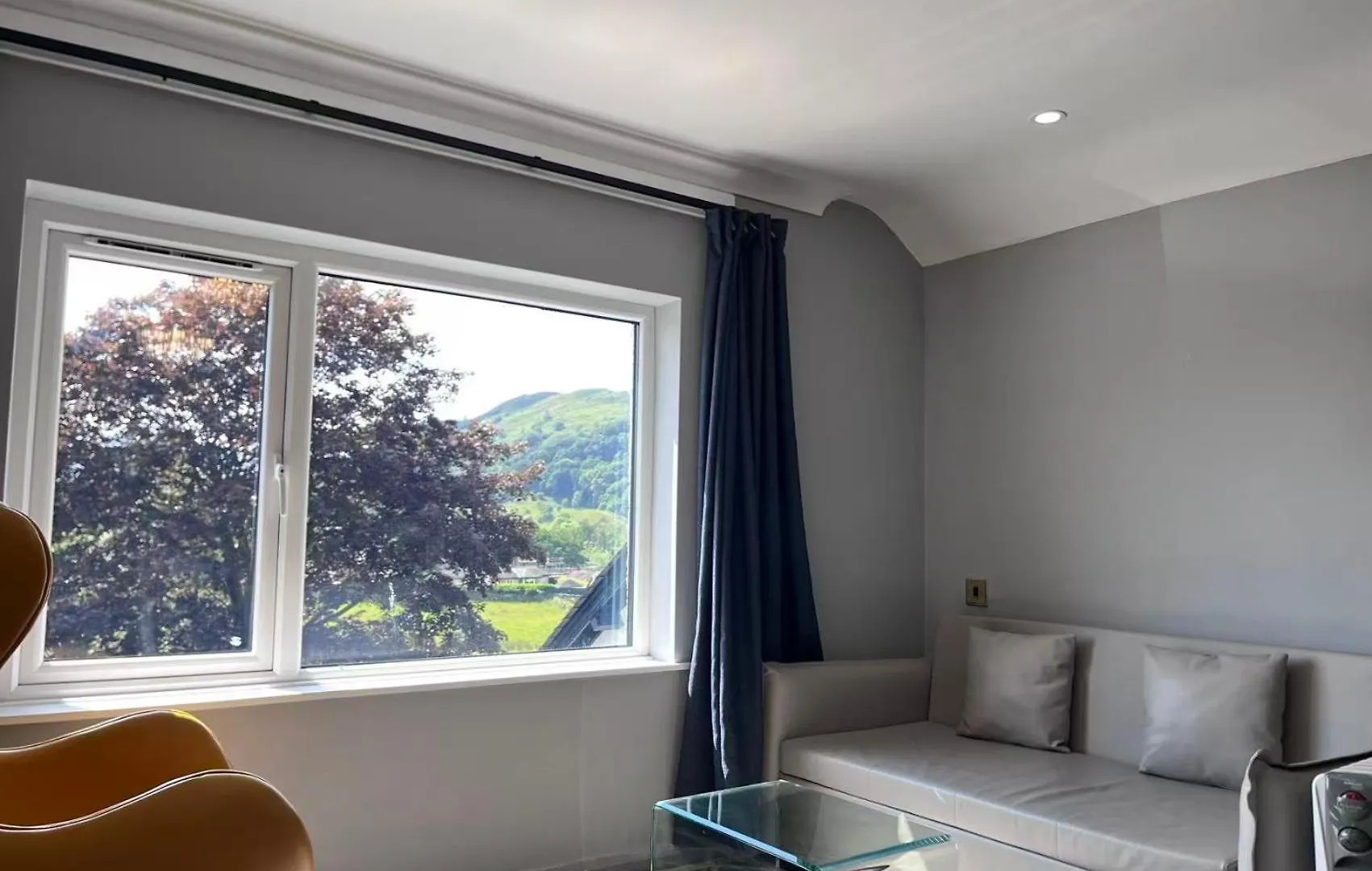 & - Stylish With Breathtaking Views - Longer, Save