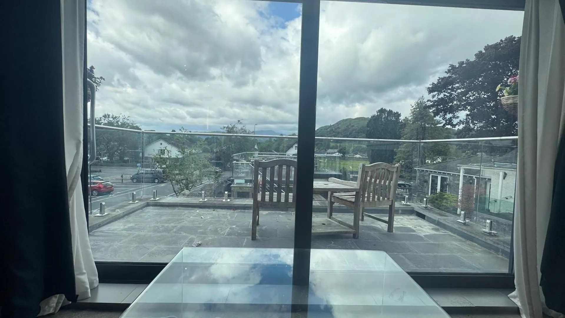 & - Stylish With Breathtaking Views - Longer, Save 4*