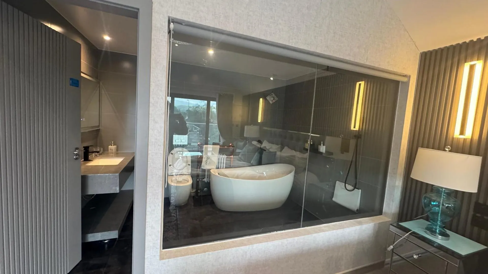 Hotel & - Stylish With Breathtaking Views - Longer, Save