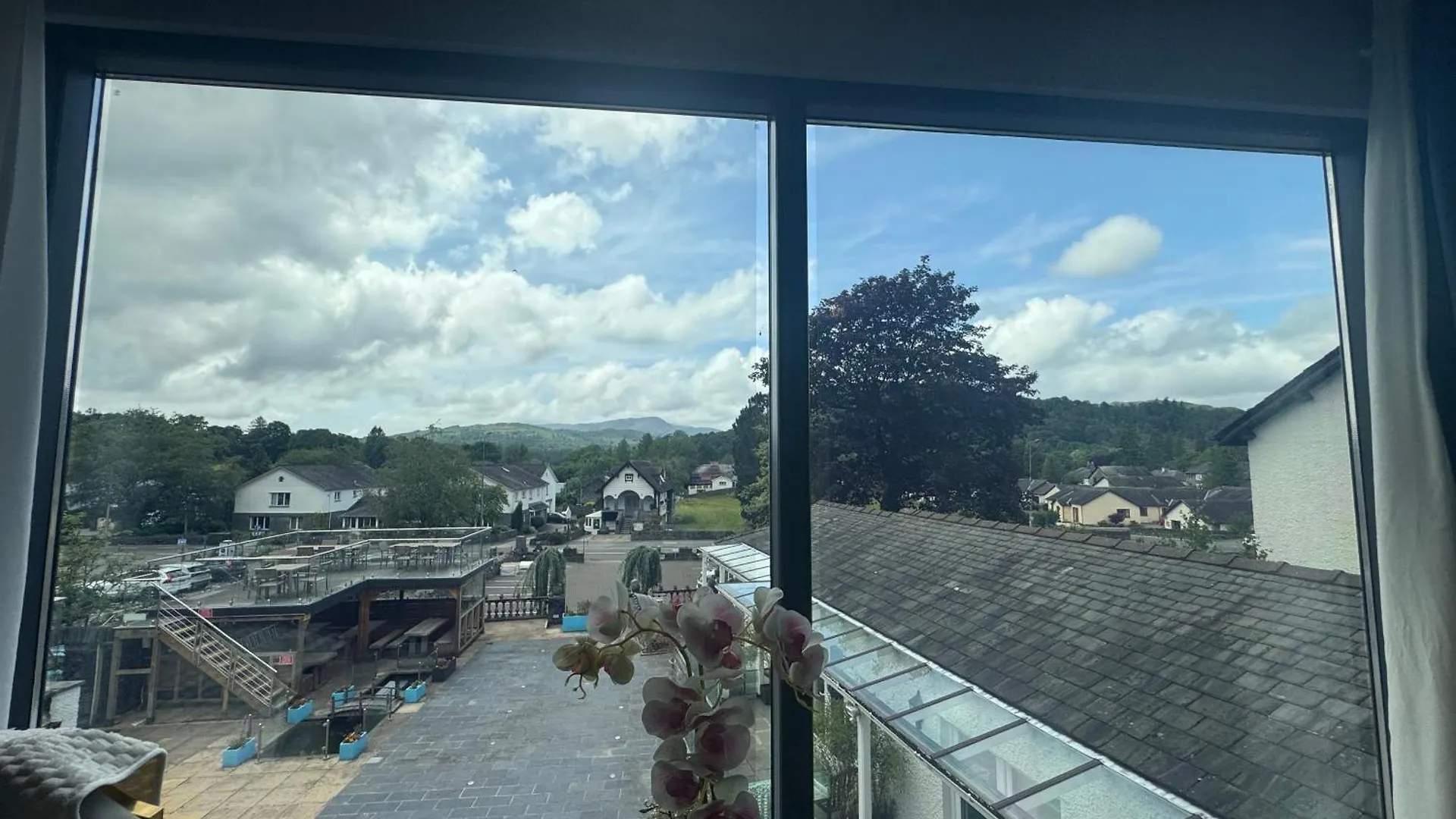Hotel & - Stylish With Breathtaking Views - Longer, Save Ambleside