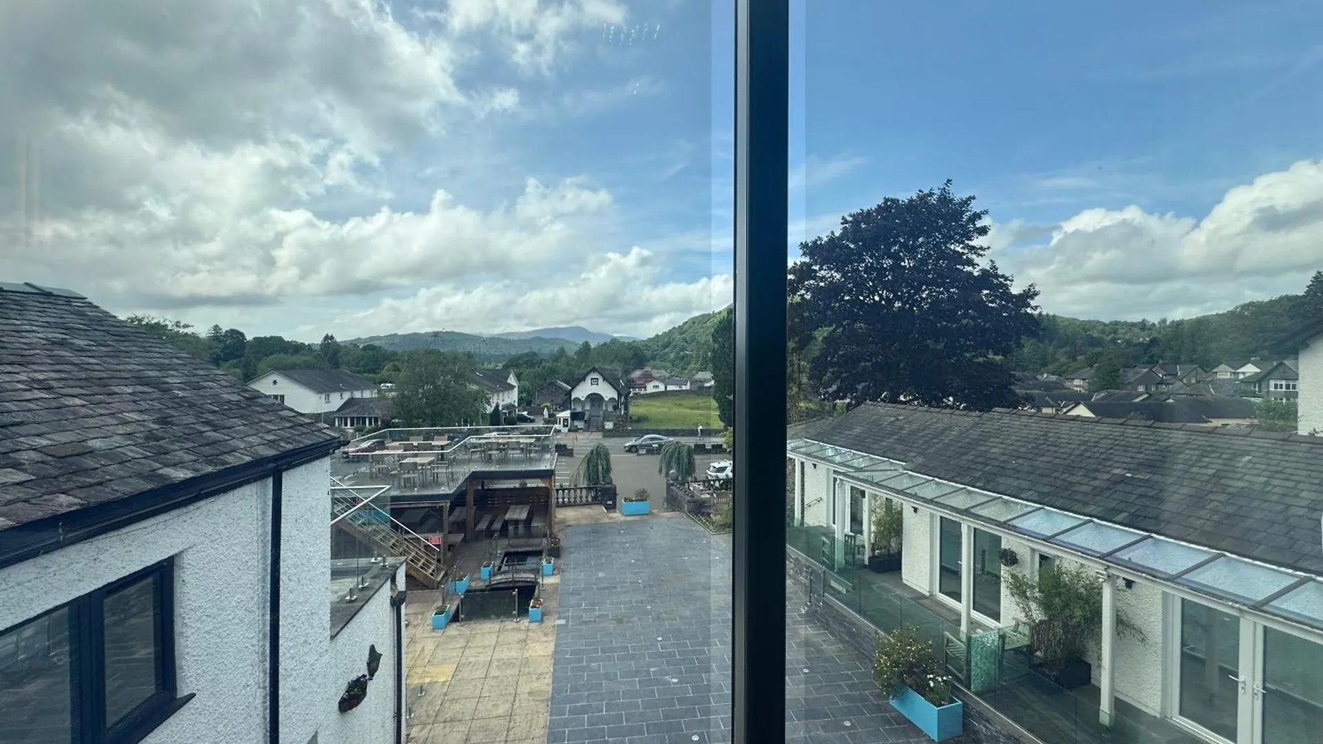 & - Stylish With Breathtaking Views - Longer, Save Ambleside