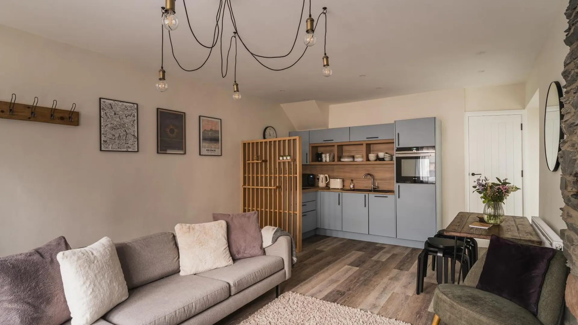 Semesterbostad Ferry View Cottage, 3 Bed En-suite, Hot Tub Bowness-on-Windermere