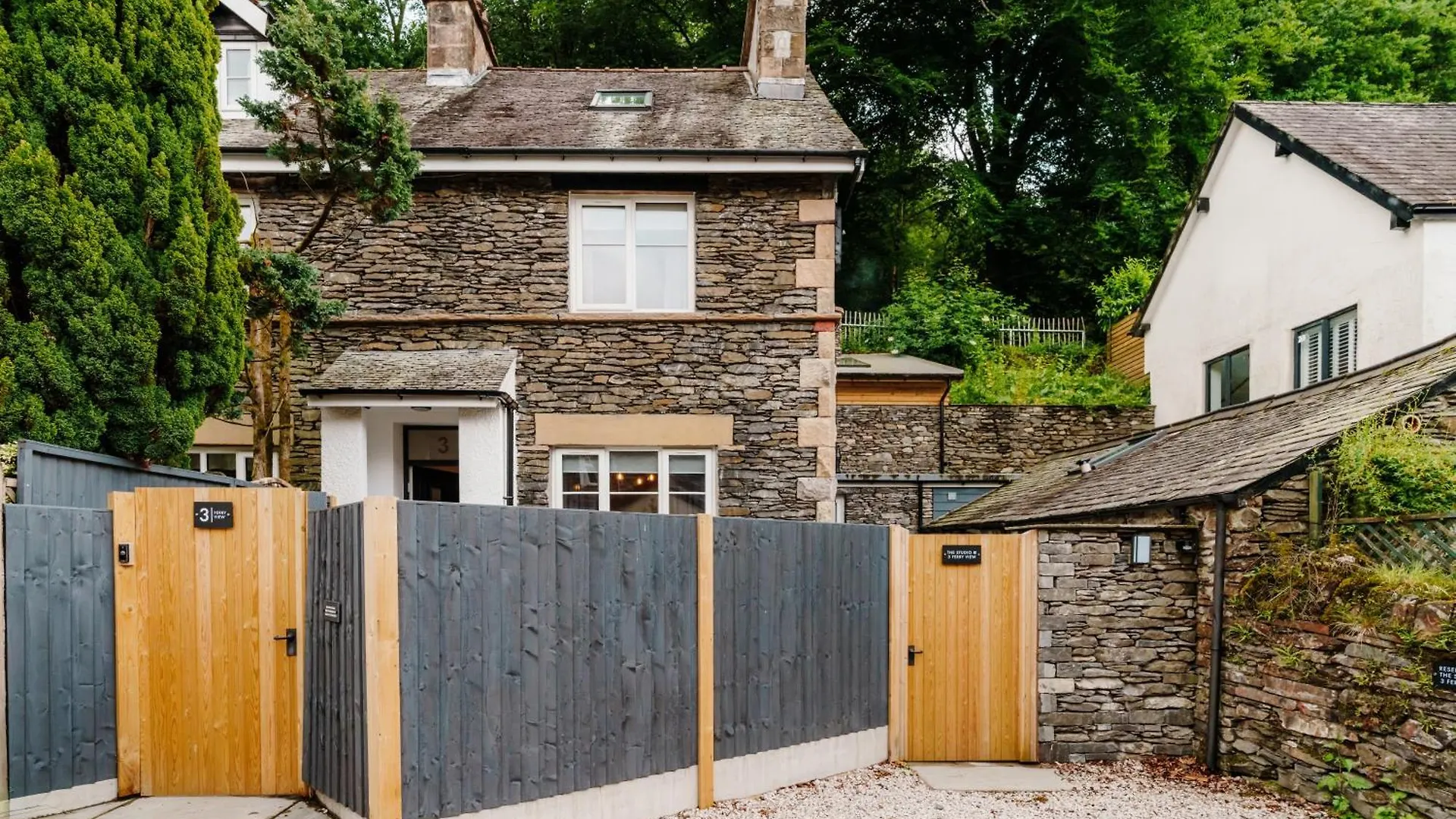 Semesterbostad Ferry View Cottage, 3 Bed En-suite, Hot Tub Bowness-on-Windermere