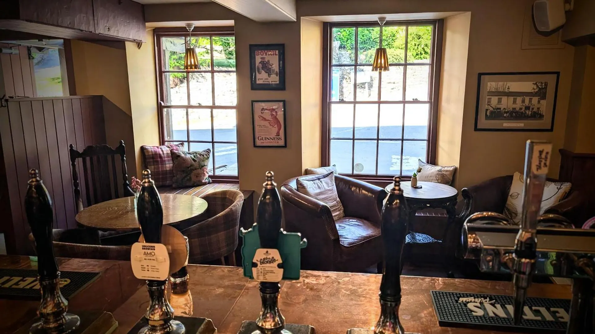 At The Wheatsheaf イン *