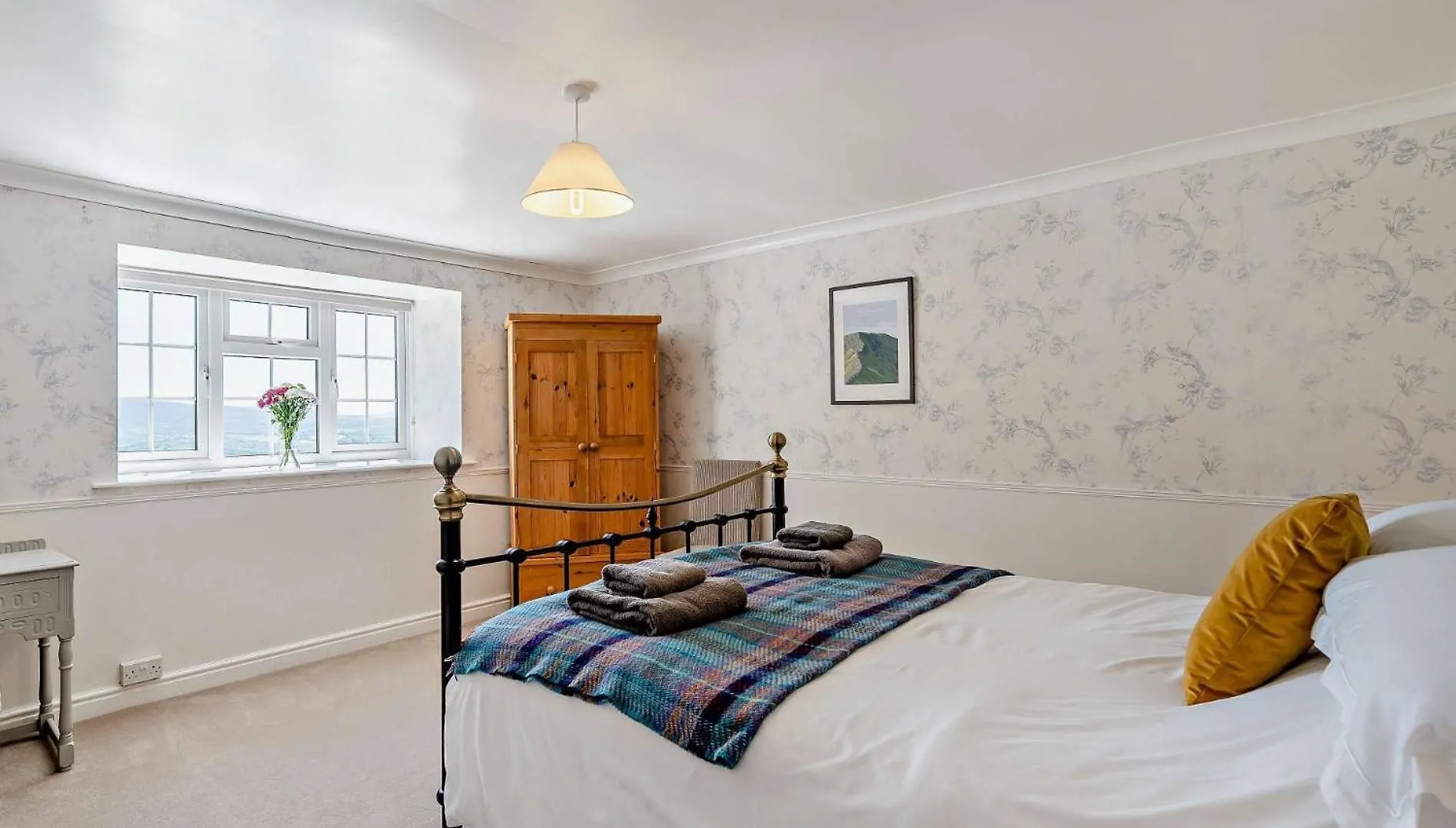 4 Bed In Eden Valley 92503 *