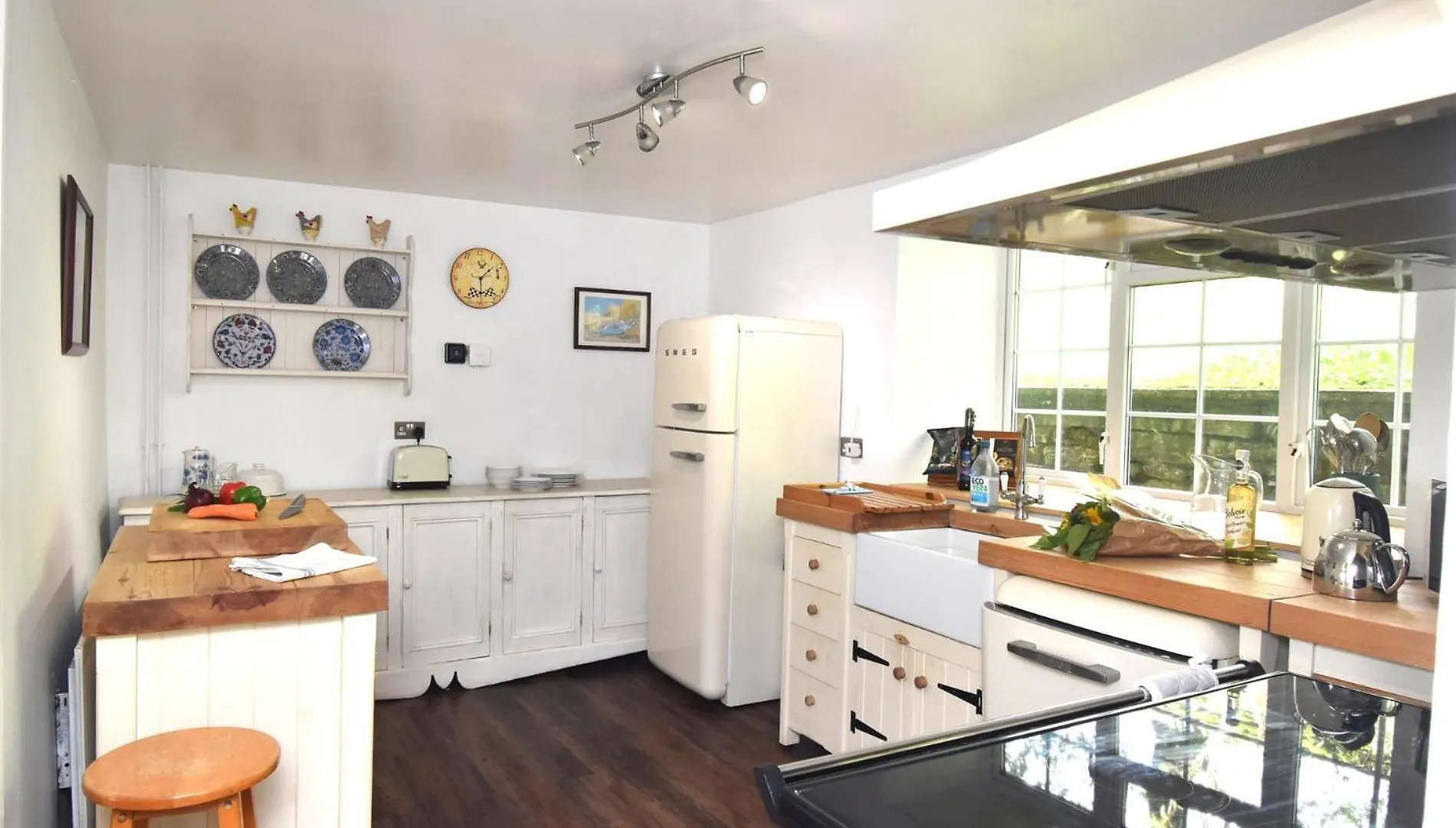 4 Bed In Eden Valley 92503 *