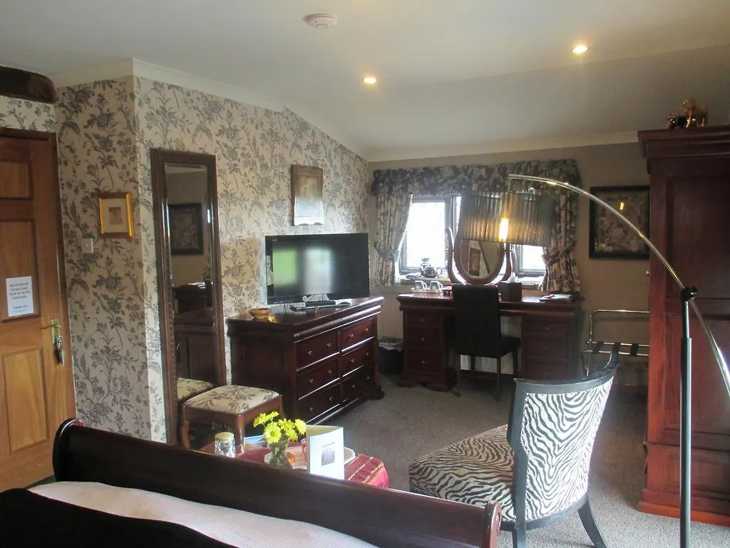 The Old School And Betty's Bed & Breakfast 4*