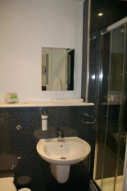 Pensionat Ashberry 4*