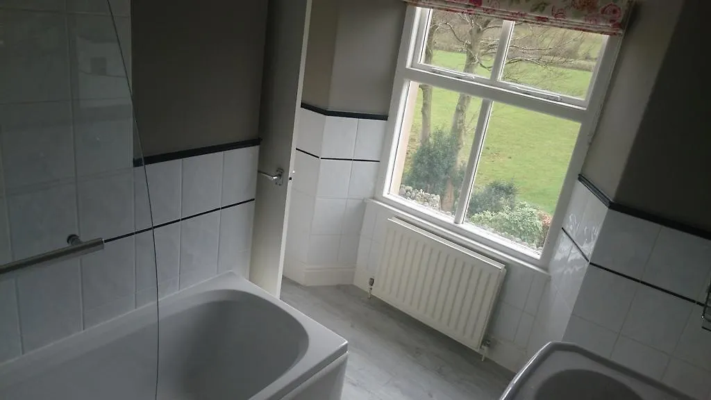West Vale Country House *