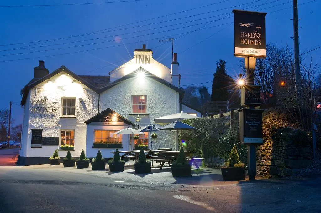 The Hare And Hounds, بيت ريفي