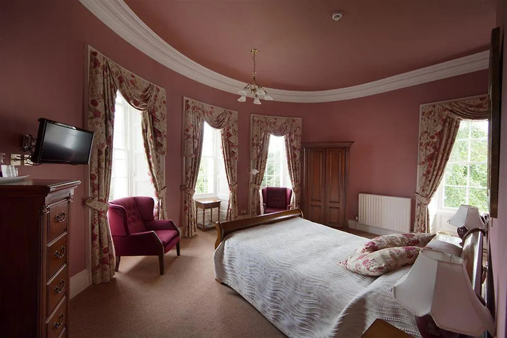 Overwater Hall Hotel 3*