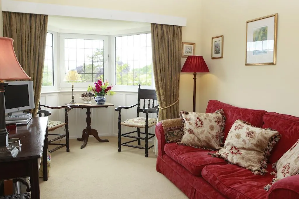 Beechmount Country House Bed & Breakfast 5*