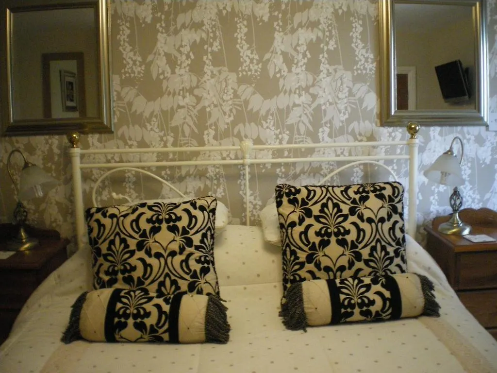 Laurel House