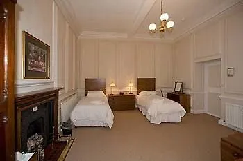 Thorns Hall בית כפרי