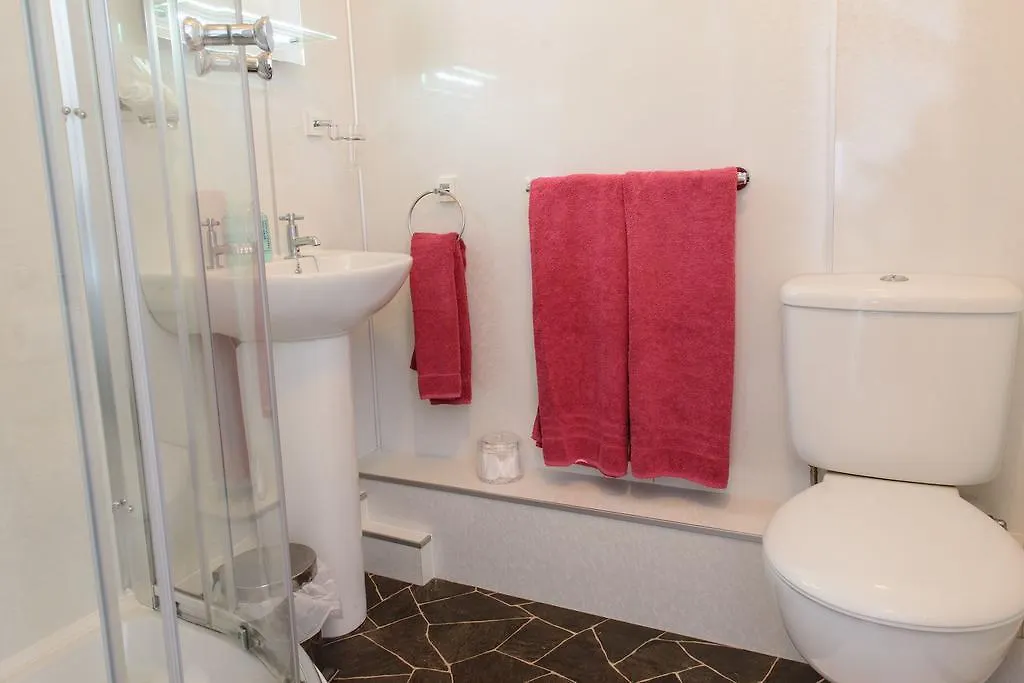 Oda ve Kahvaltı Cherry Grove 4*