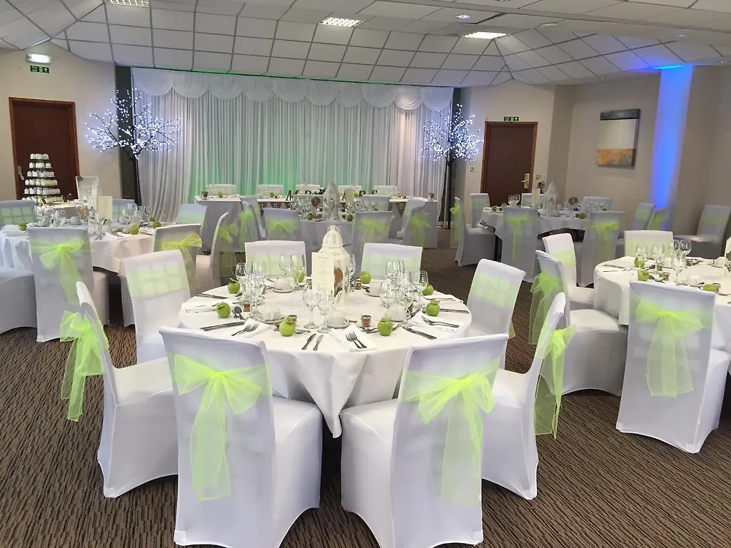 Hotel Greens At 3*