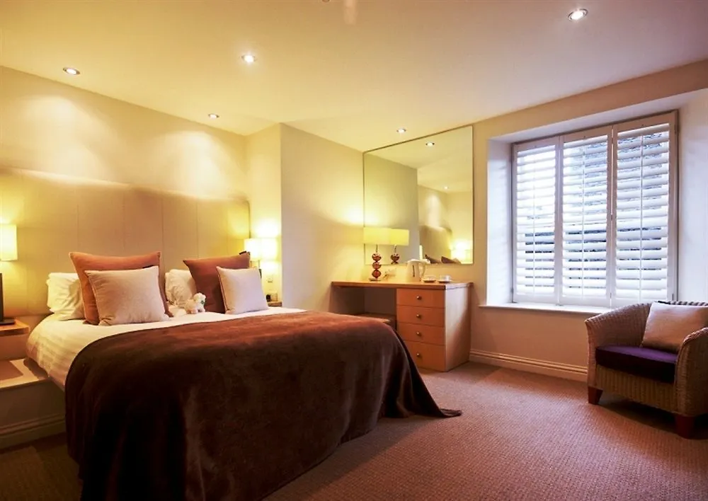 Hotell Lakes 3*