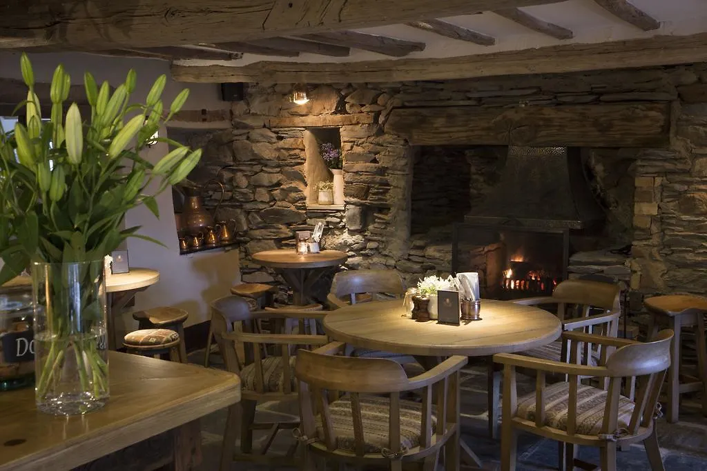The Queen's Head Hotel 4*