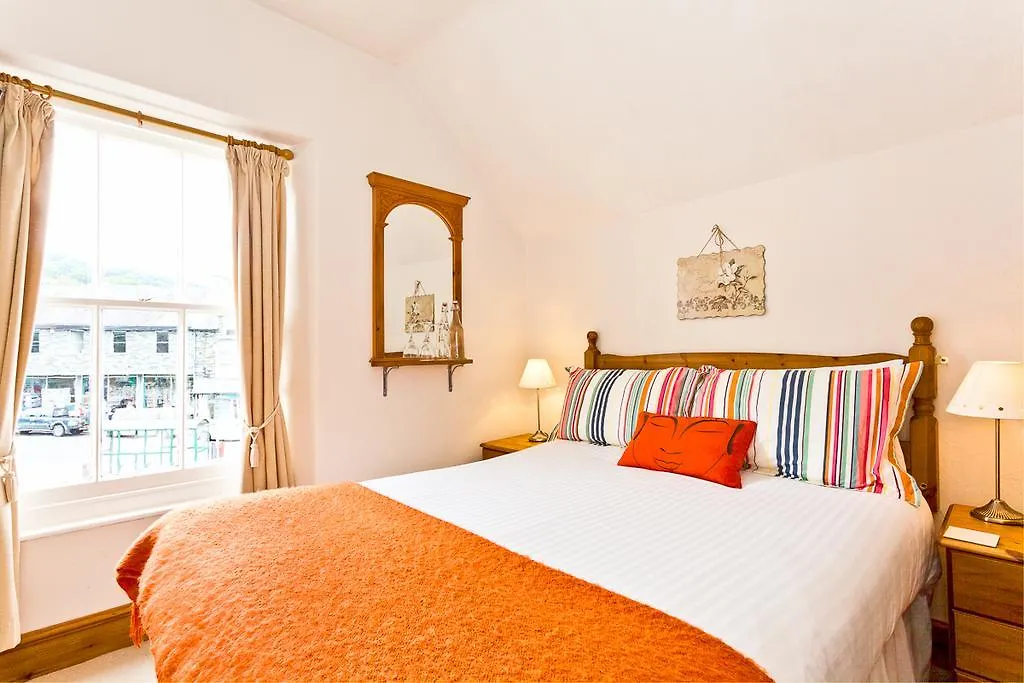 3 Cambridge Konukevi 4*