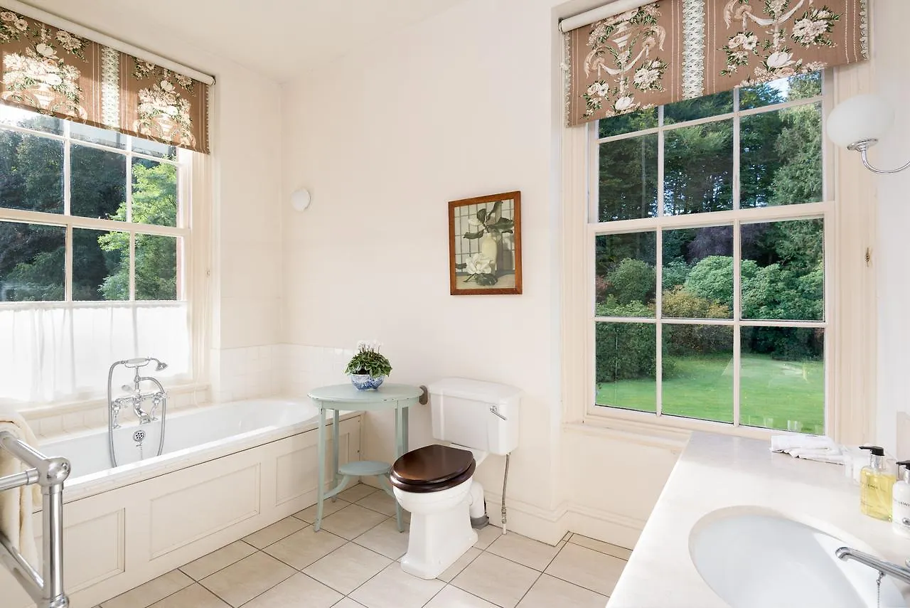 Warwick Hall Bed & Breakfast 3*