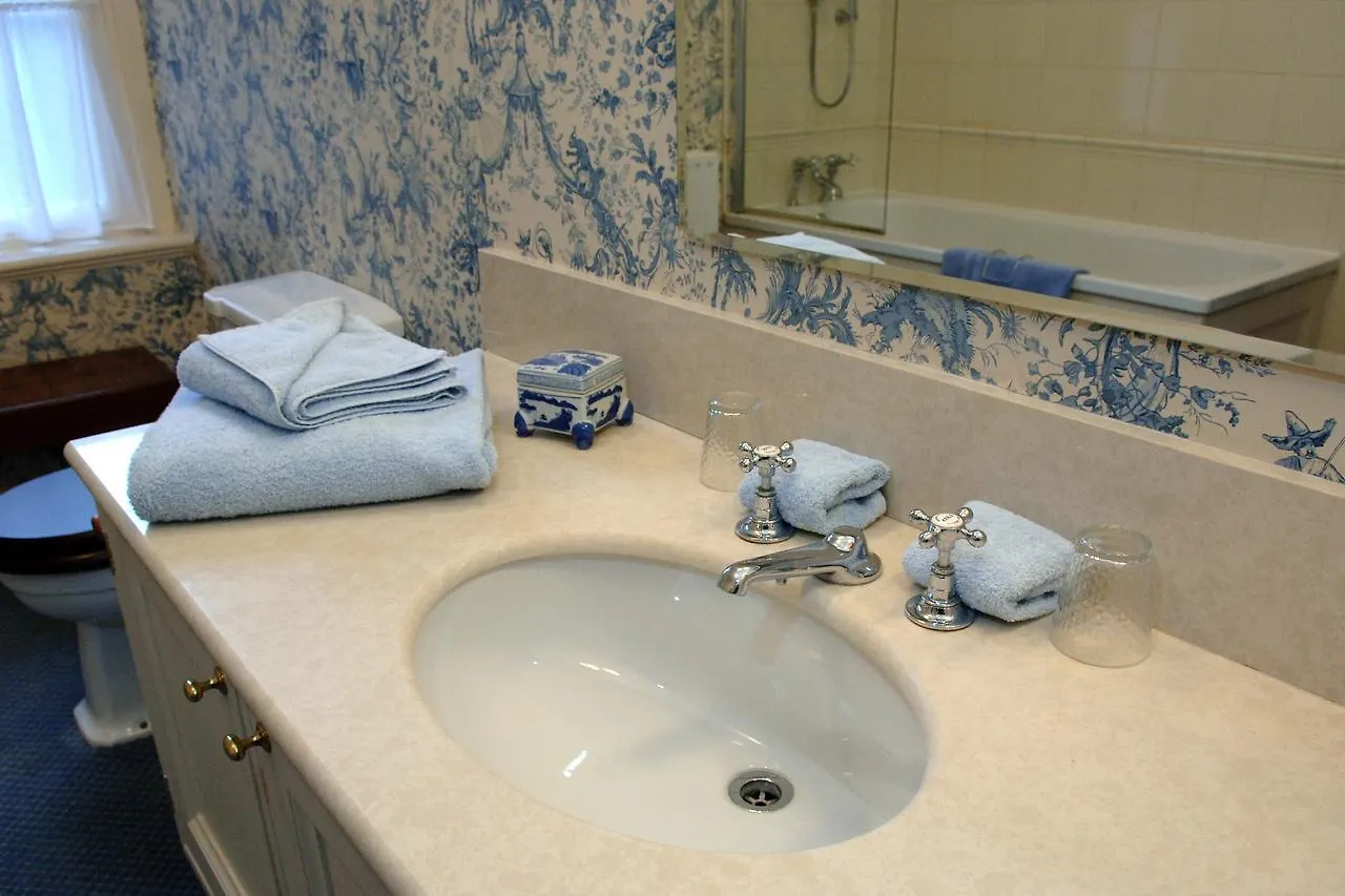 Bed & Breakfast Warwick Hall
