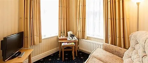 Hotel Overwater Hall 3*