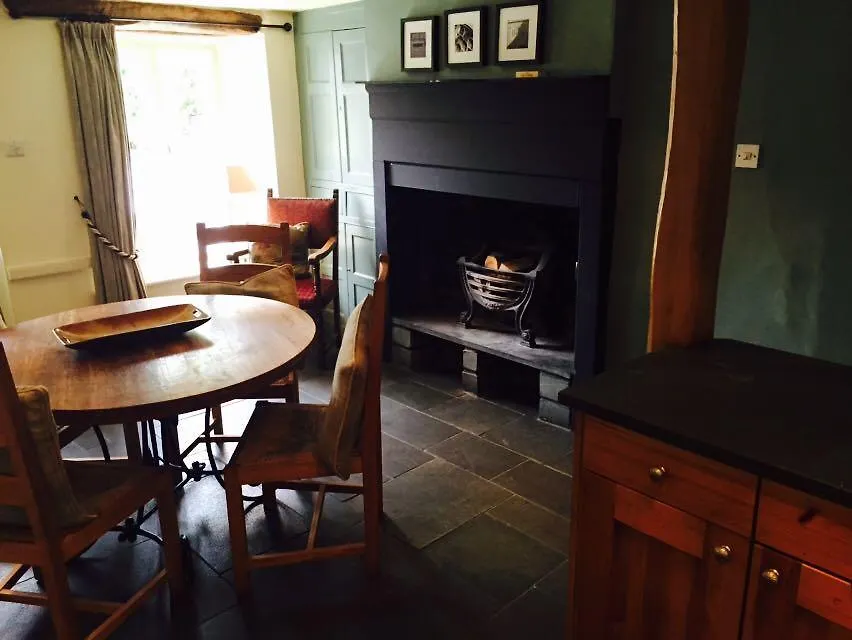 Mason's Arms Hotel *