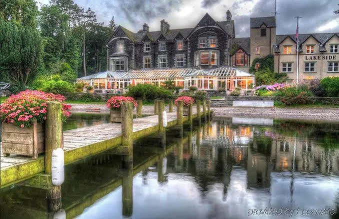 Hotell And Lakeside