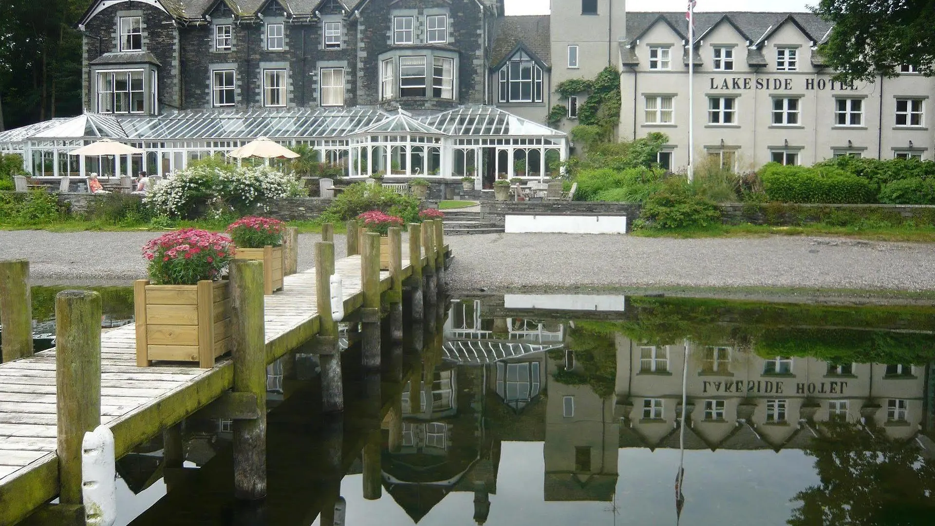 And 4* Lakeside