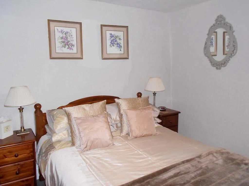 Crosslands Farm Guest house 4*