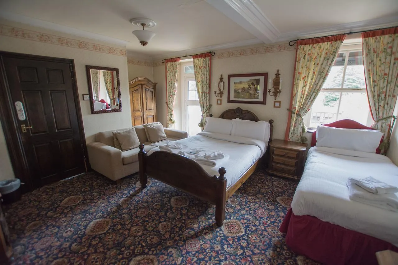 The Crown 4* بولي بريدج