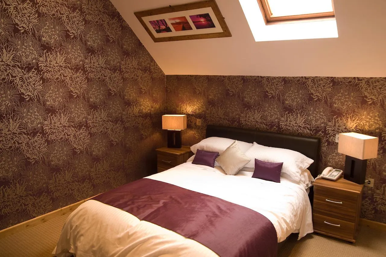 Hotel Chequers 4*