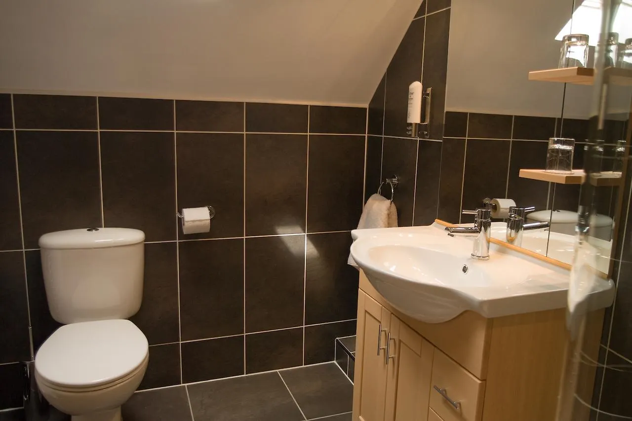 Hotel Chequers 4*
