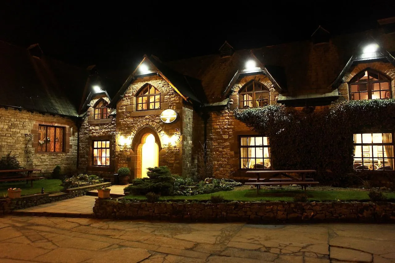 Hotel Chequers 4*