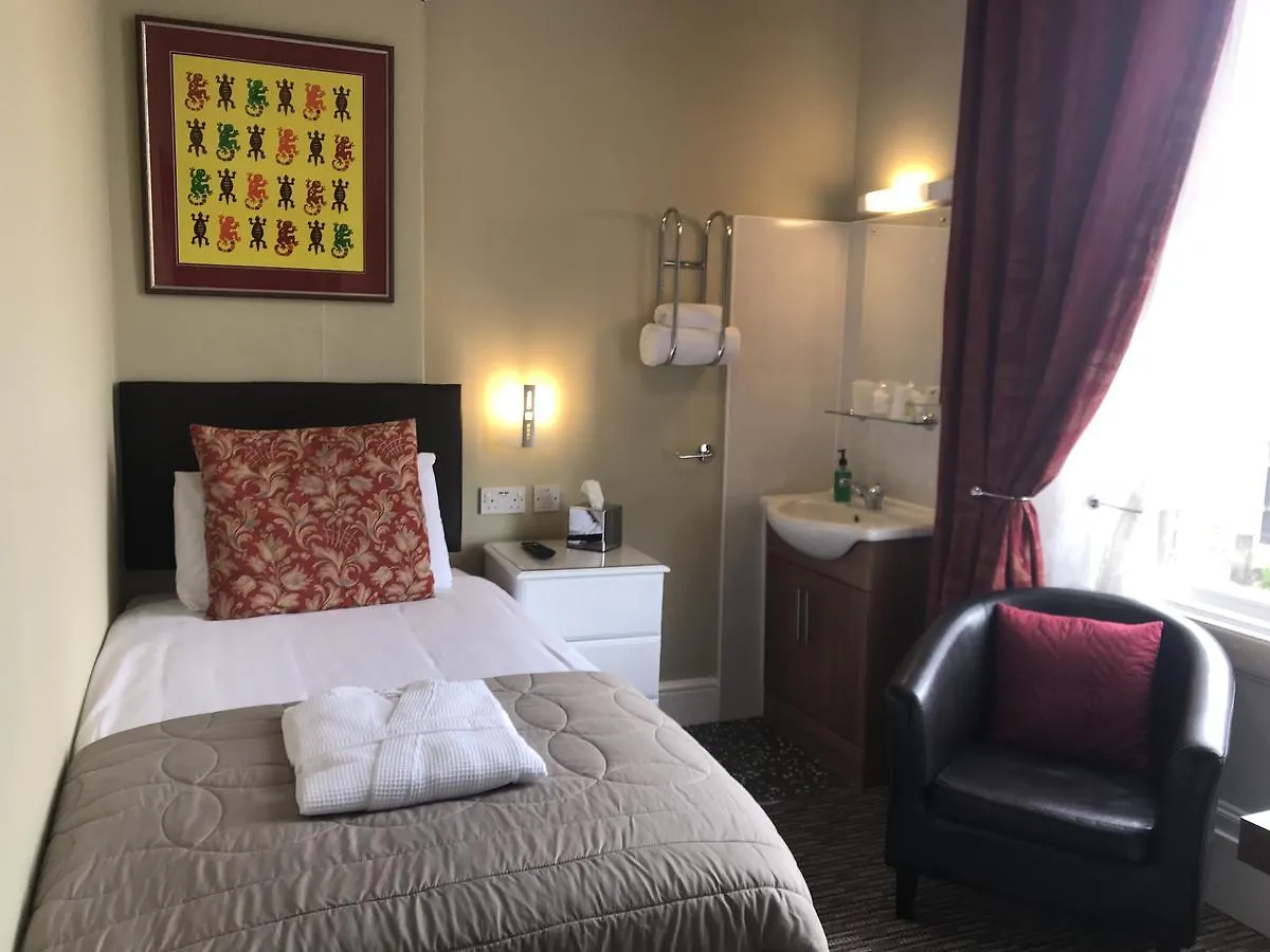 Cornerways Πανσιόν 4*