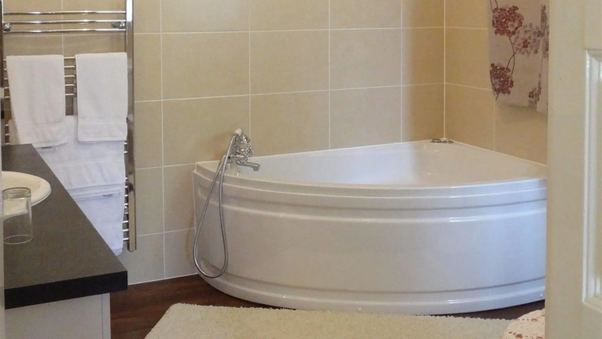 Foxghyll Bed & Breakfast 4*