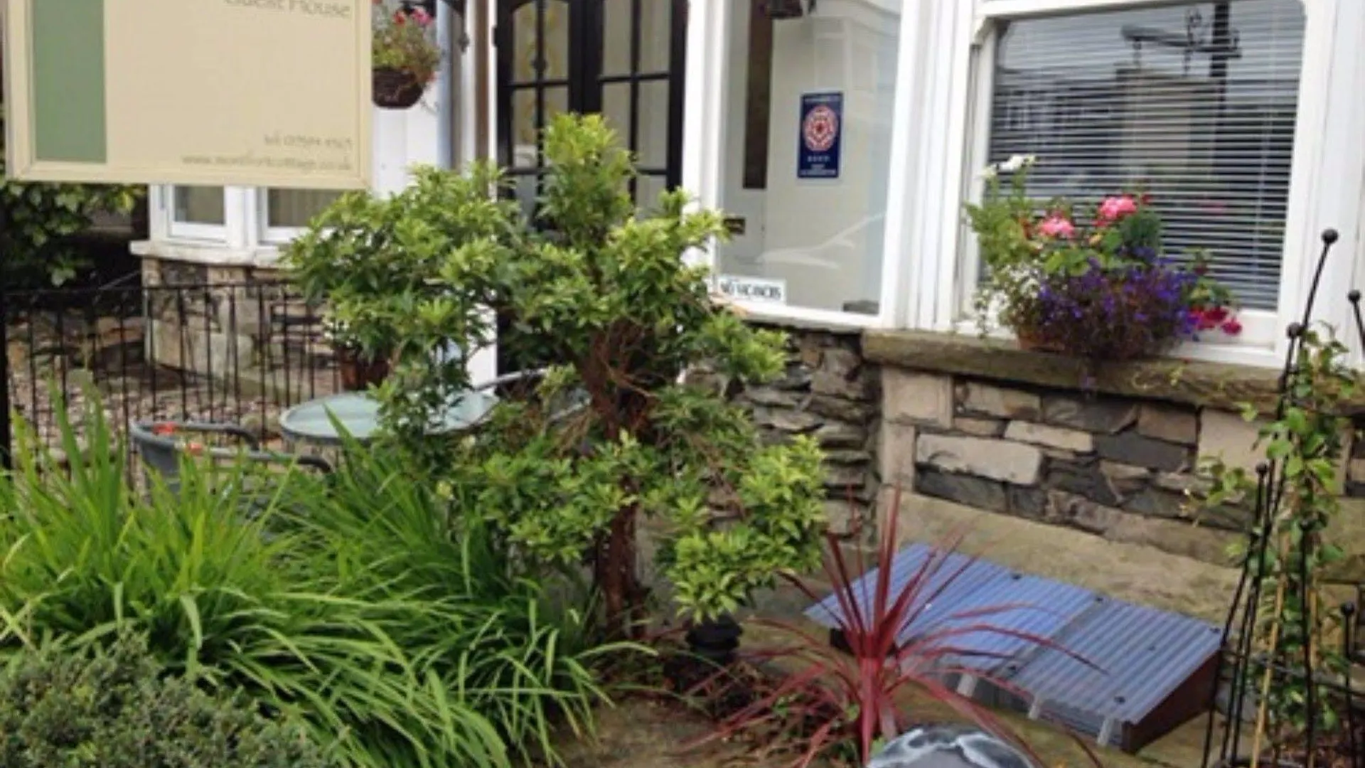 Guest house Montfort 4*