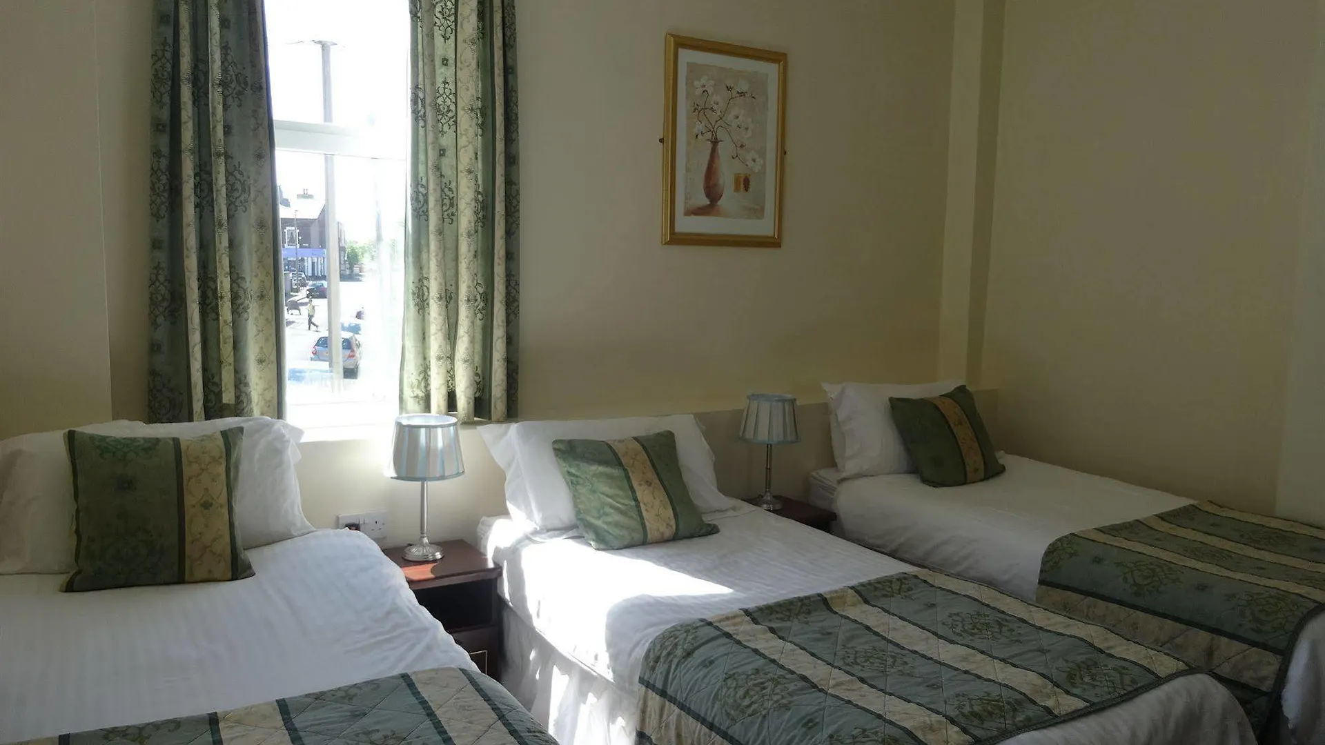 Waverley Hotel