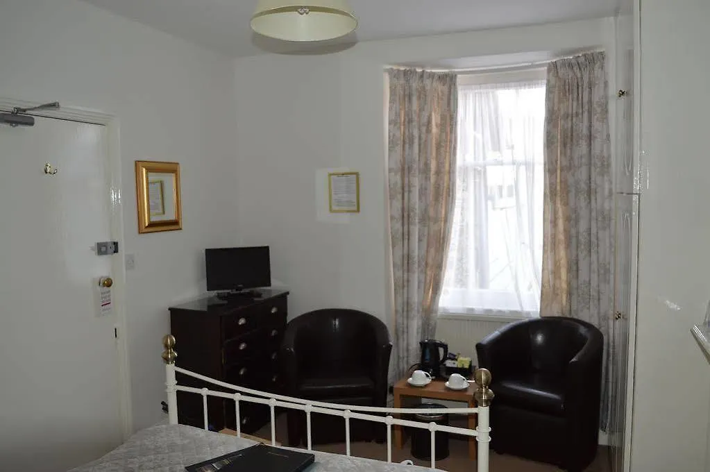 Ellerbrook House 4*